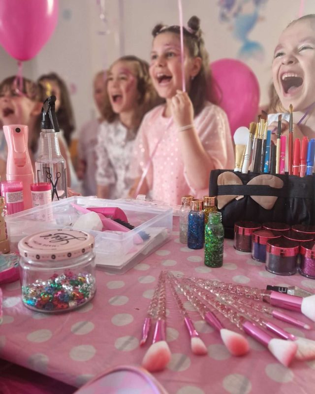 barbie salon